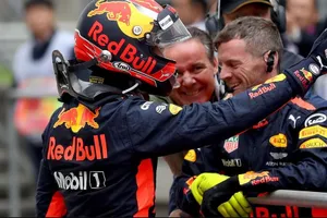 Max Verstappen culmina en el podio una asombrosa remontada