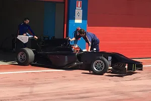 Robert Kubica prueba un monoplaza de GP3 en Italia