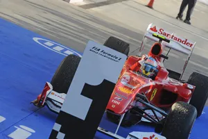 [Vídeo] GP Bahrein 2010: el debut ideal de Alonso con Ferrari