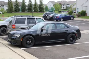 ¿Será este el nuevo Chrysler 300 SRT Hellcat de 717 CV?