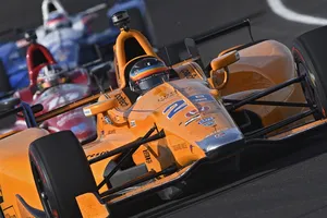 [Vídeo] Día 2 en Indianápolis: Alonso comienza a rodar con tráfico