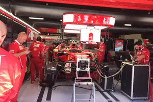 Ferrari cambia el motor de combustión de Vettel por precaución