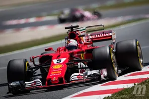 Vettel dedica su primera línea a los mecánicos: "Fue un milagro poder salir"
