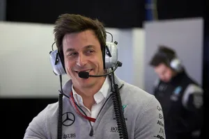 Wolff quita la razón a Hamilton: Ferrari no usó órdenes de equipo