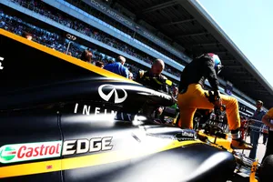 Renault sigue buscando mejorar su ritmo de carrera con más novedades