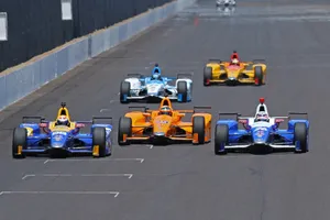 [Vídeo] Trabajo intenso en el tráfico para Alonso antes de la carrera