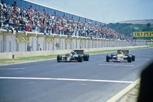 [Vídeo] GP España 1986: Senna frena a Mansell en un final de infarto