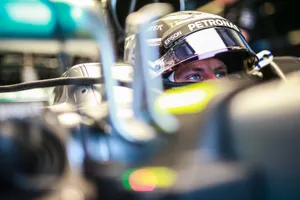 Bottas demuestra que Mercedes llega fuerte a la clasificación