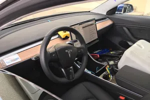 Tesla Model 3: primera imagen del interior de uno de los prototipos