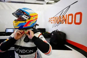 Alonso: "Espero que merezca la pena haber penalizado en Silverstone"