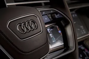 El nuevo Audi A8 2018 sigue siendo desvelado por fascículos