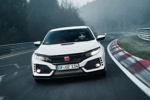 ¿Por qué el nuevo Civic Type R no está disponible con cambio automático?