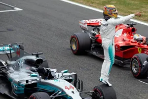 Hamilton machaca a Bottas y se libra de una sanción