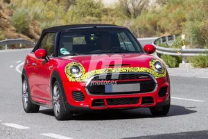 MINI John Cooper Works Cabrio: cazamos una unidad del nuevo facelift