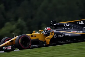 Renault no arranca con buen pie y se aleja del 'top ten'