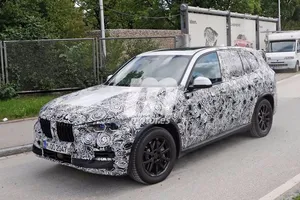 BMW X5 2018: la nueva generación del SUV contará con faros láser