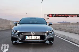 Prueba Volkswagen Arteon: buscando su límite en el Circuito Fortuna Motor Sport