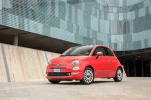 Italia - Julio 2017: El Fiat 500 dobla sus ventas