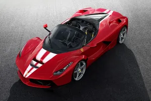 Desvelado el último Ferrari LaFerrari Aperta antes de ser subastado