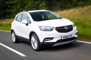 Reino Unido - Agosto 2017: El nuevo Opel Mokka X deslumbra