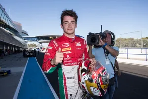 Charles Leclerc, a por el título desde la pole; buen 11º de Álex Palou