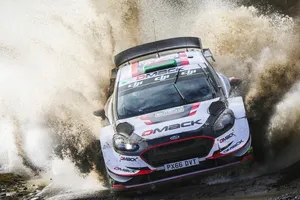 Elfyn Evans se destaca al frente del Rally de Gales