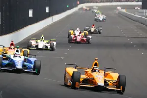 McLaren considera regresar a la IndyCar "de forma significativa y duradera"