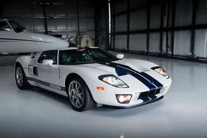 Impecable Ford GT 2006 a estrenar con solo 17 kilómetros