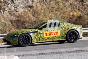 Max Verstappen descubre detalles del desarrollo del nuevo Aston Martin Vantage