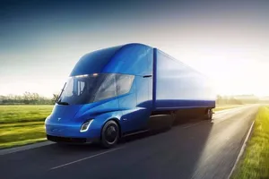 Walmart encarga 15 unidades del camión eléctrico Tesla Semi