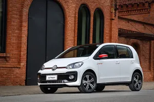 Argentina - Octubre 2017: El renovado Volkswagen Up! llega al Top 10