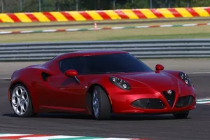 Alfa Romeo 4C 2019: sin rastro del cambio manual y con nueva puesta a punto
