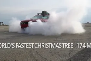 Hennessey presenta el árbol de navidad más rápido del mundo