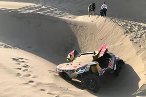 Dakar 2018, etapa 5: Sin Loeb, Peterhansel se queda solo