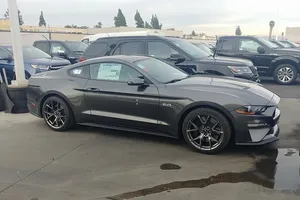 Así luce el nuevo Ford Mustang Performance Pack 2 en la calle