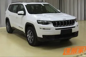 El nuevo Jeep Grand Commander fotografiado al desnudo