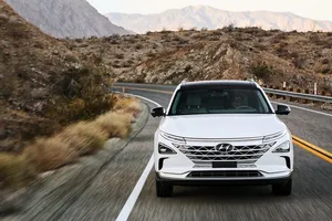 Hyundai logra el récord de distancia de conducción autónoma en autopista