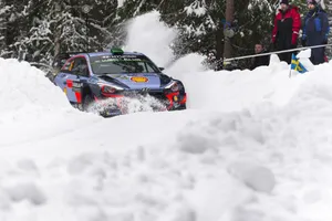 Ofensiva de Thierry Neuville en el inicio del Rally de Suecia