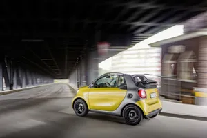 smart introduce cambios en las gamas fortwo y forfour con nuevos precios para España