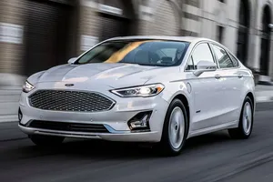 Ford adelanta el actualizado Fusion 2019 con sistema Co-Pilot360