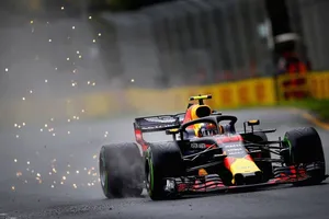 Red Bull se conforma con batallar con Ferrari: "Mercedes es demasiado rápido"