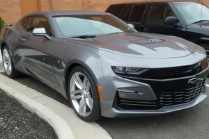 Así se luce el polémico diseño del Chevrolet Camaro 2019 en la calle