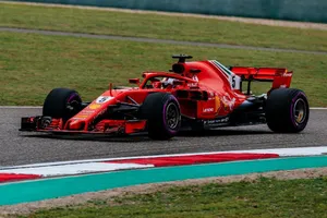 Vettel rompe el dominio de Mercedes en Shanghái