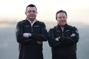 McLaren pide un reglamento que acabe con la supremacía de Mercedes