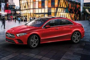 Mercedes Clase A Sports Sedán L: todas las imágenes y datos antes de su presentación