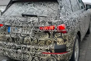 Nuevas fotos espía más reveladoras desvelan el avanzado interior del nuevo Audi Q3