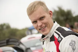 Ott Tänak estira su ventaja en Argentina entre la niebla