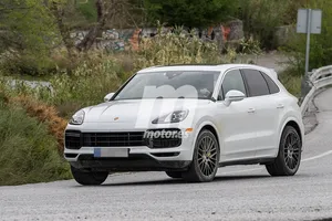 El nuevo Porsche Cayenne Turbo S E-Hybrid 2018 se deja ver al desnudo