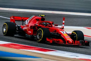 Räikkönen, mejor tiempo y susto con un neumático