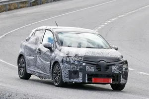 El desarrollo del Renault Clio 2019 avanza, ¡cazado un prototipo!